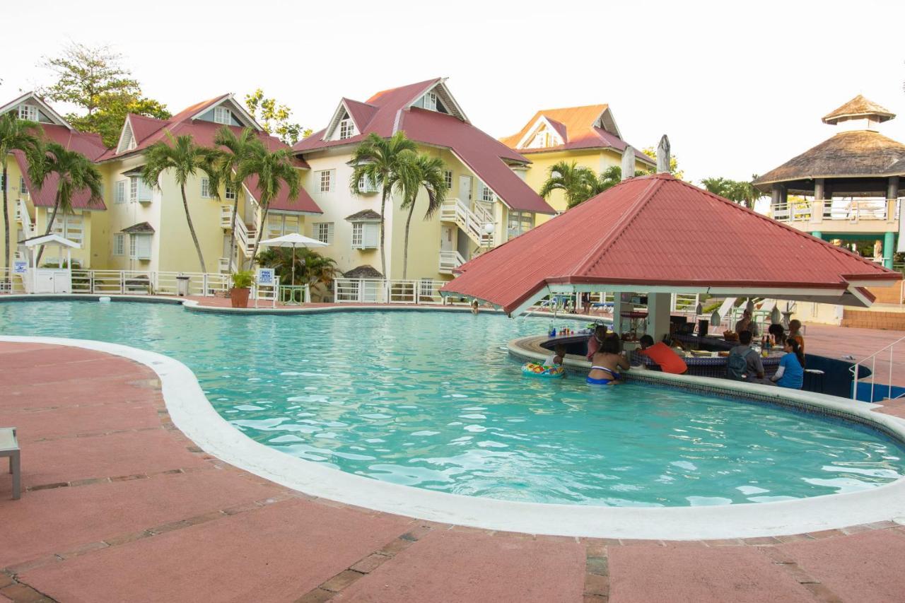 E 20 Mystic Ridge Ocho Rios Apartment Exterior photo