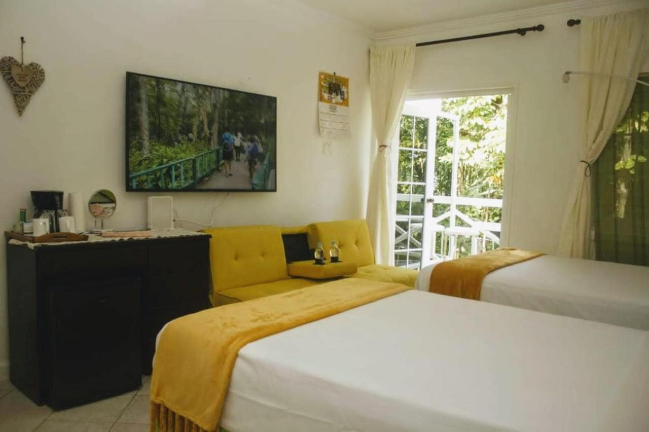 E 20 Mystic Ridge Ocho Rios Apartment Exterior photo